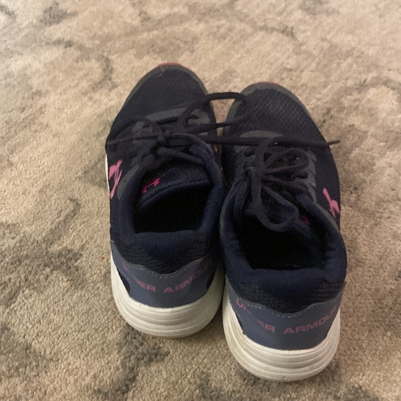 Under Armour navy running shoe - Picture 2 of 7